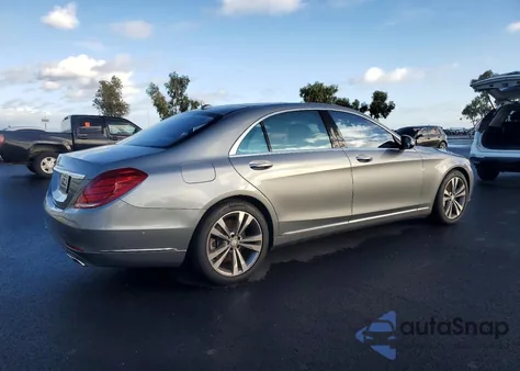 2014 Mercedes-Benz S 550 z USA, uszkodzony, nr VIN WDDUG8CB4EA057995